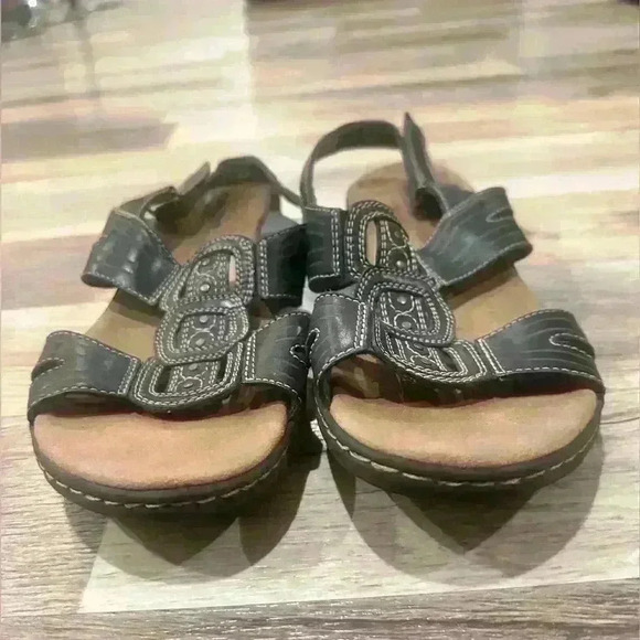 Size 8 1/2w collection by Clarks slingback Sandal - Picture 5 of 5